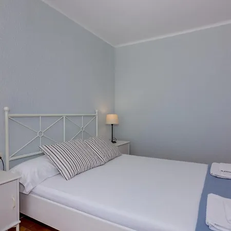 アパート Homeholidaysrentals Etoile *